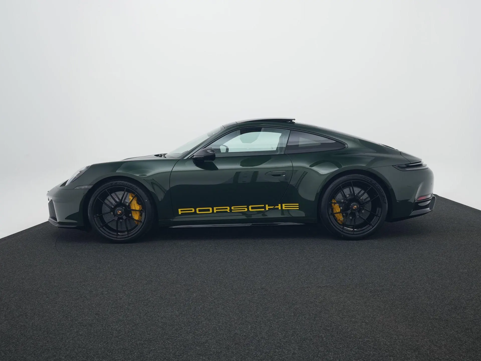 911 Carrera 4 GTS