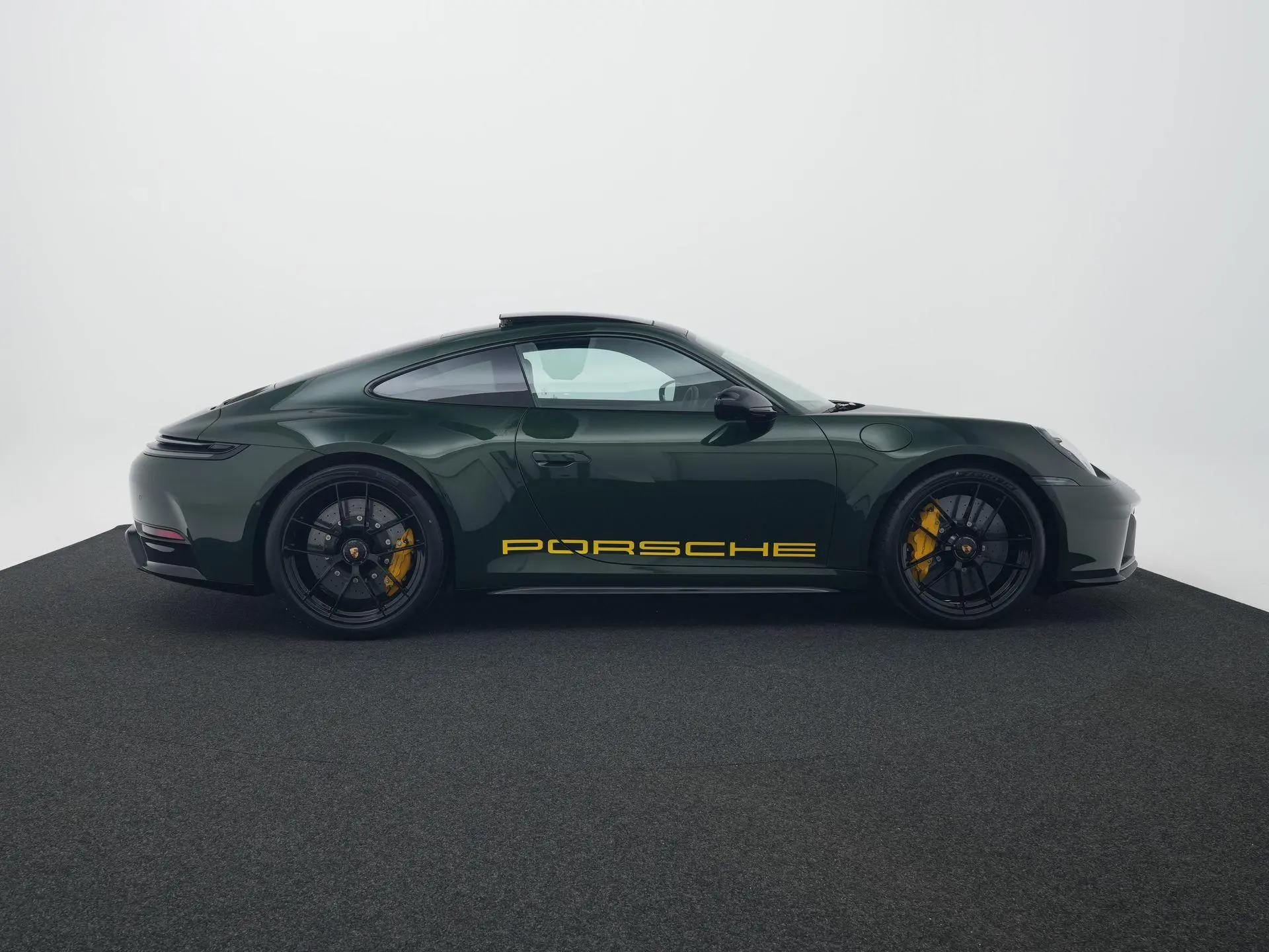 911 Carrera 4 GTS