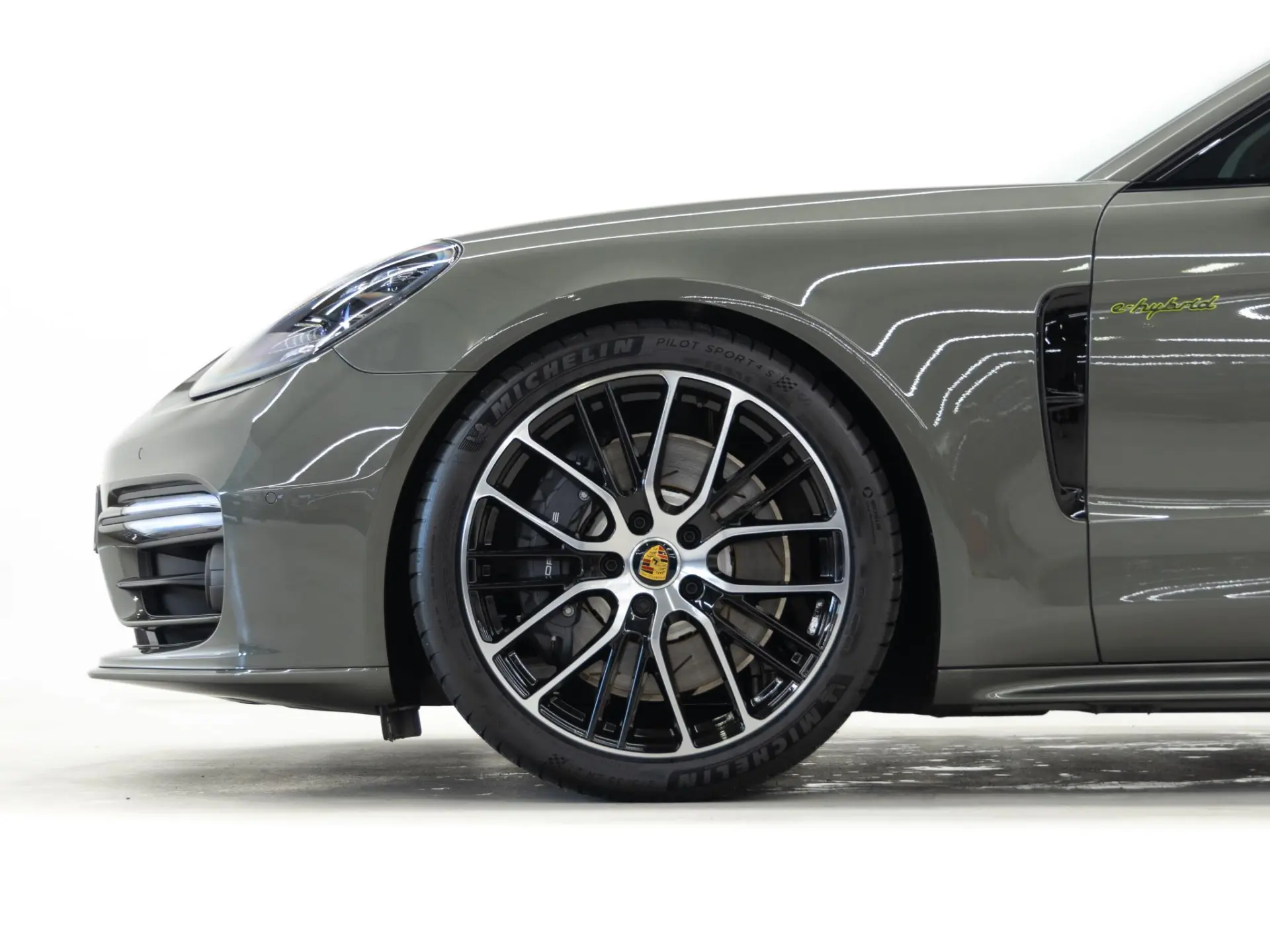 Panamera 4 E-Hybrid Sport Turismo Platinum Edition