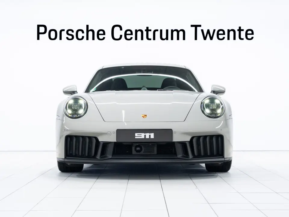 Porsche 911 Carrera 4 GTS