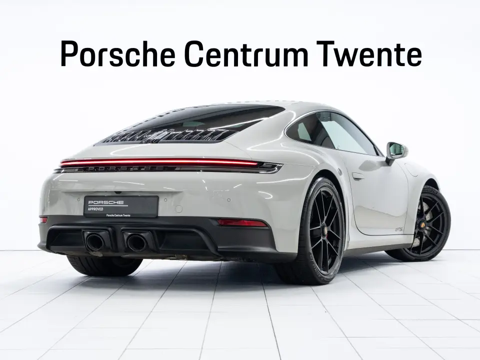 Porsche 911 Carrera 4 GTS