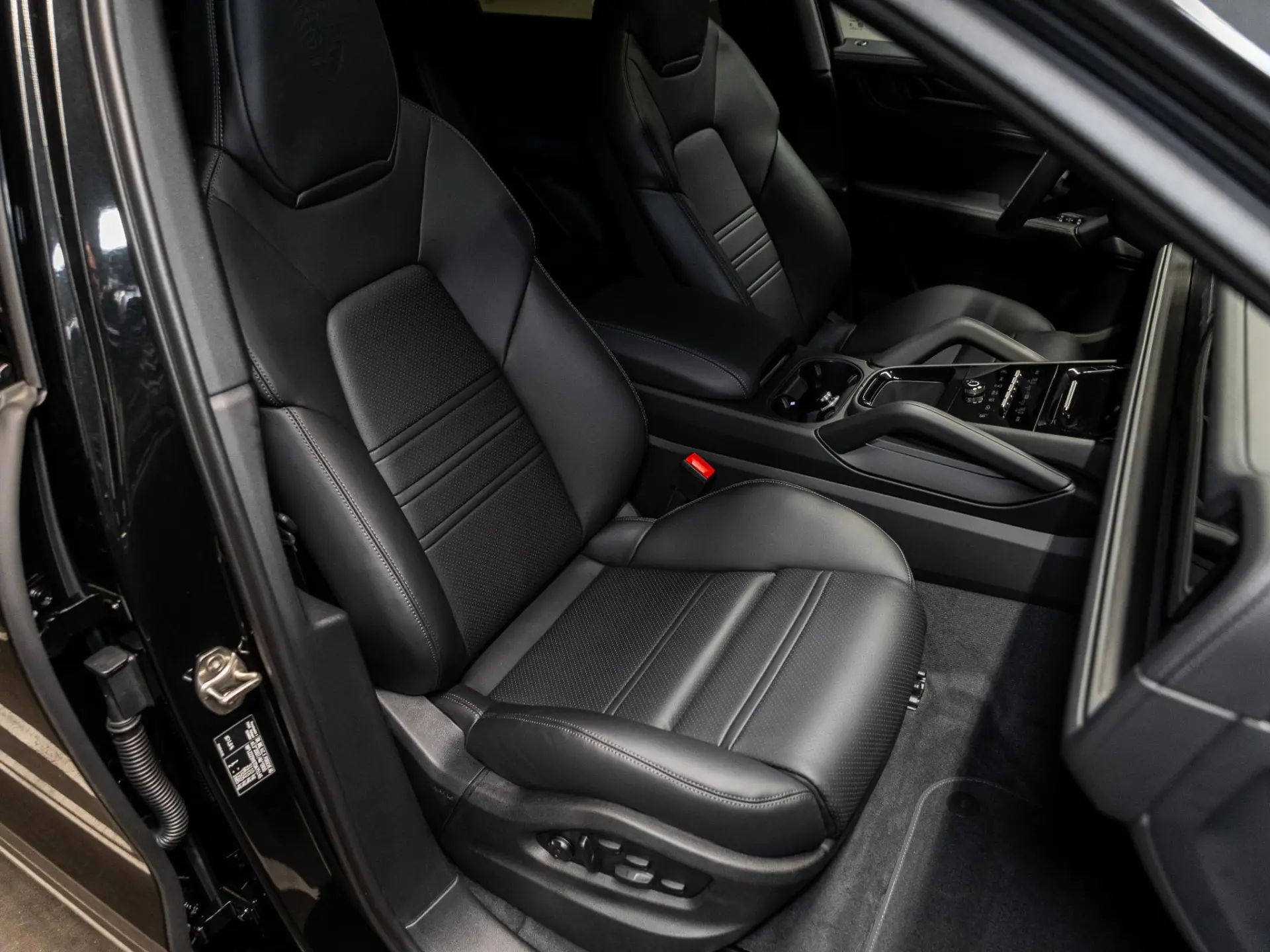 Cayenne Coupé 3.0 E-Hybrid Black Edition