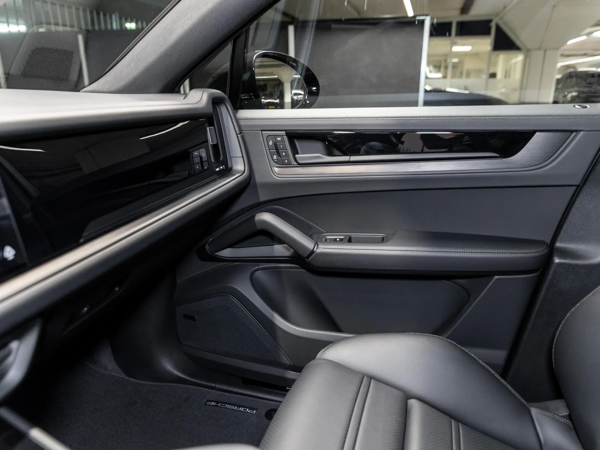Cayenne Coupé 3.0 E-Hybrid Black Edition