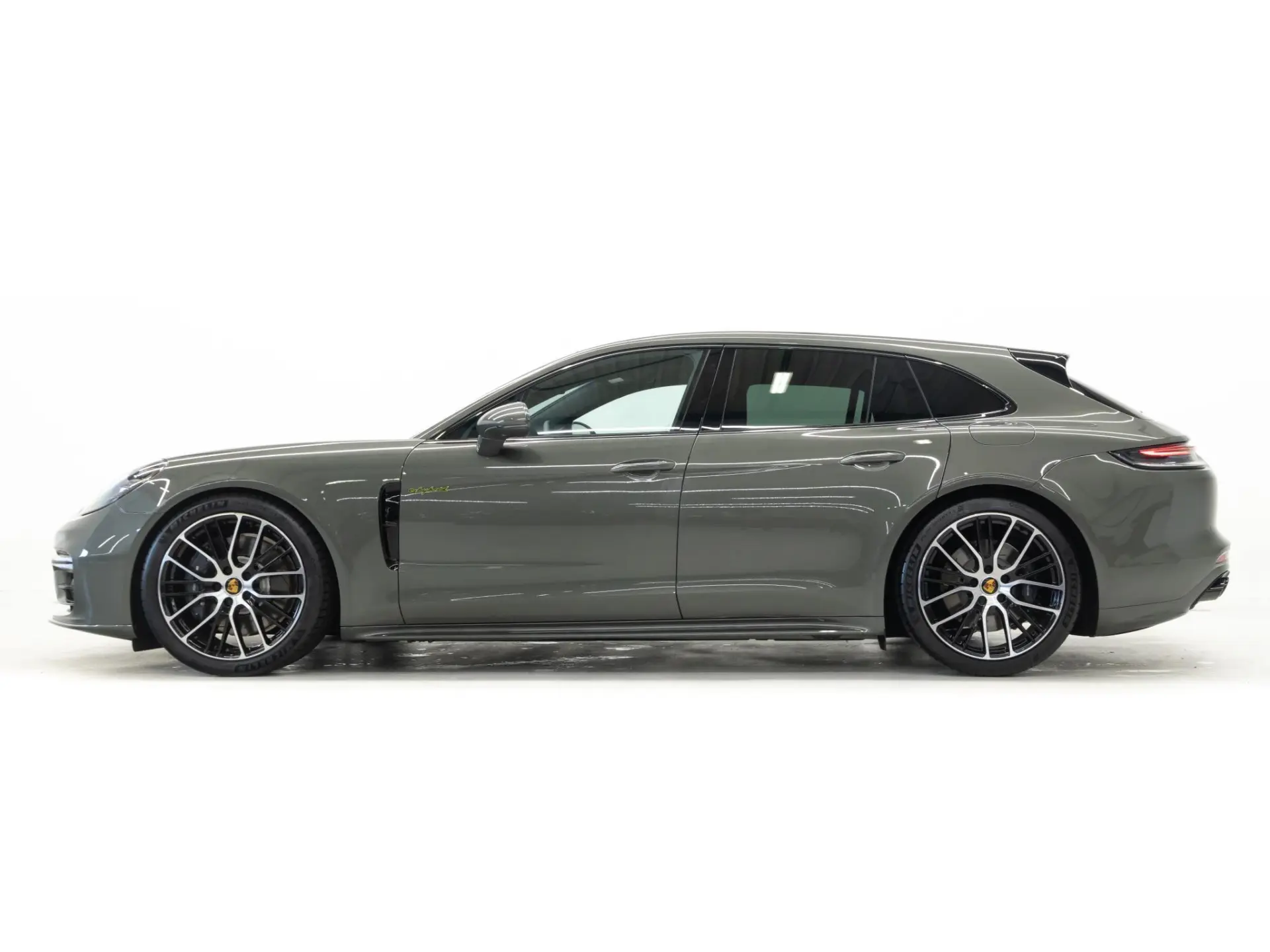 Panamera 4 E-Hybrid Sport Turismo Platinum Edition