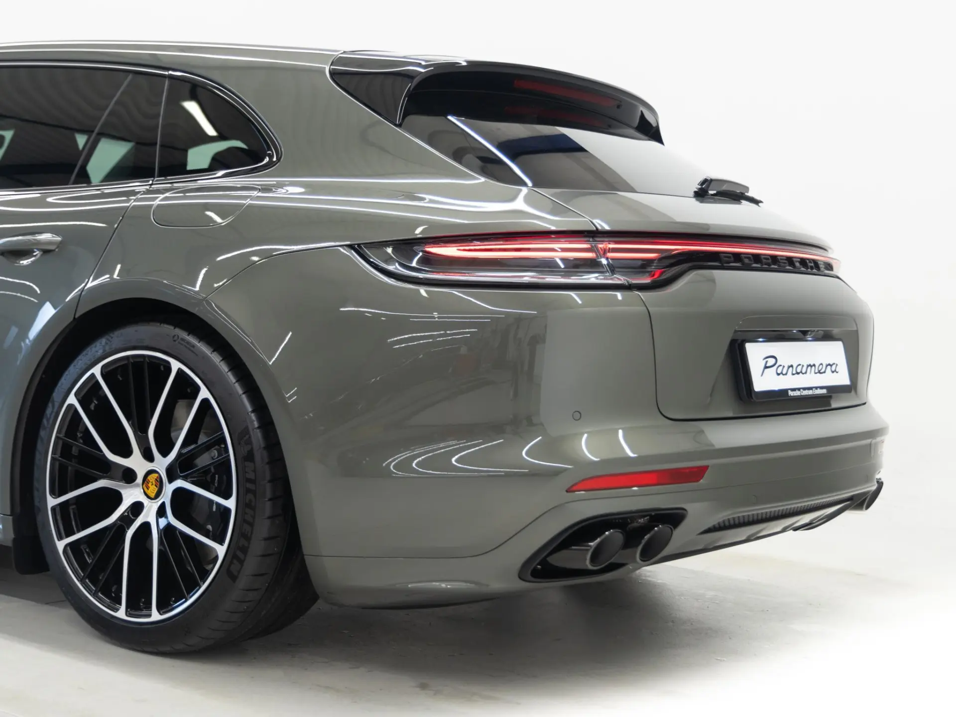 Panamera 4 E-Hybrid Sport Turismo Platinum Edition