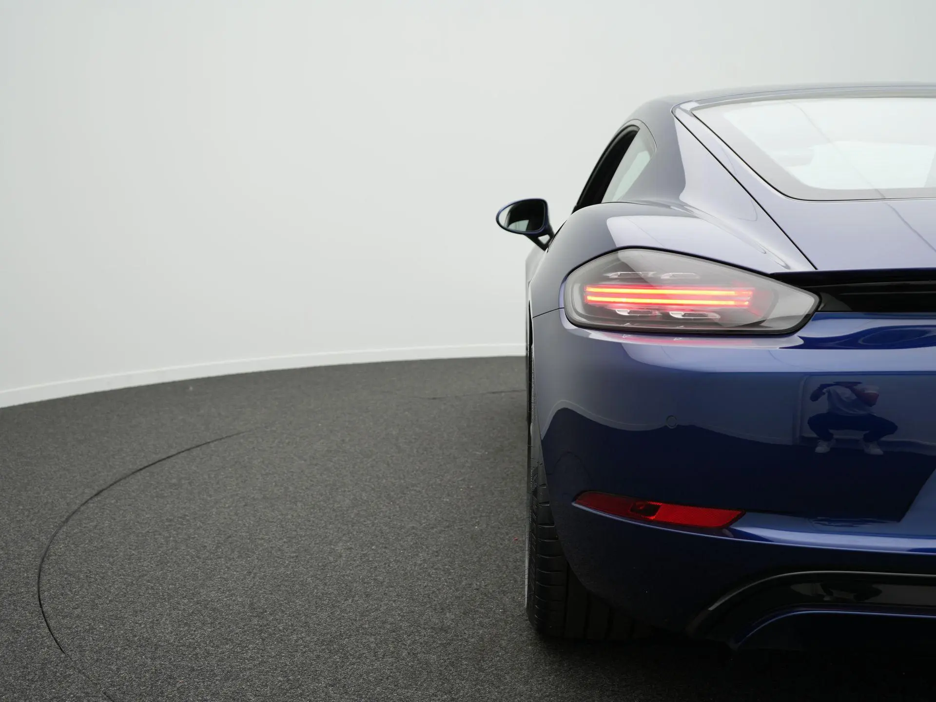 718 Cayman