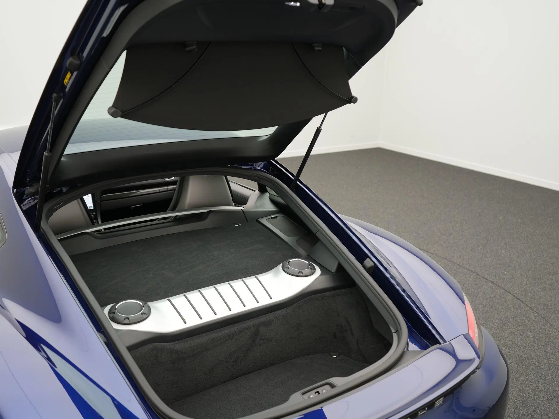 718 Cayman
