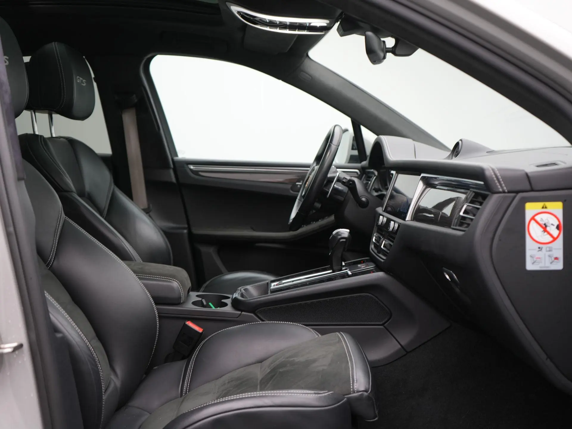 Macan GTS