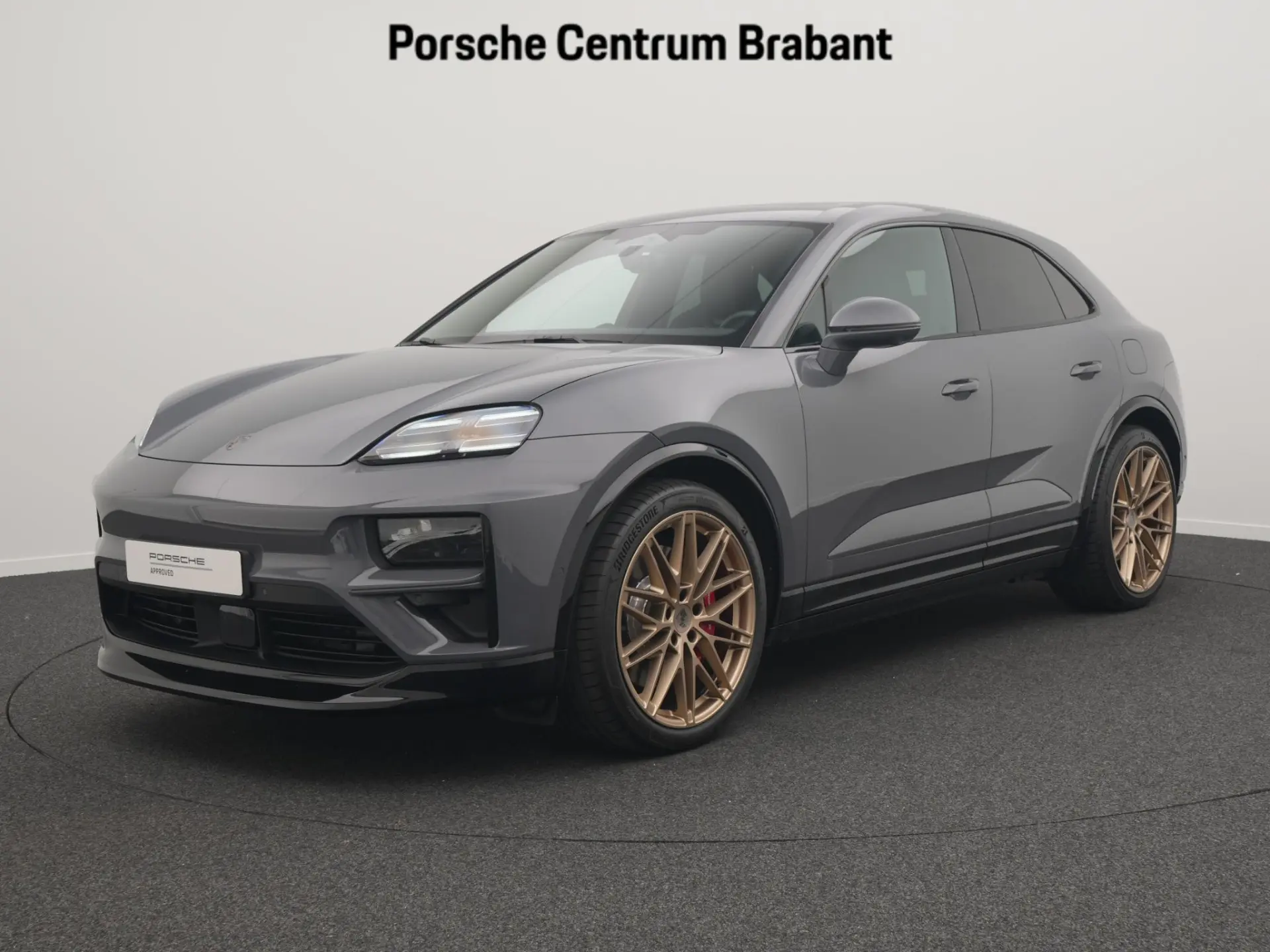 MACAN TURBO 