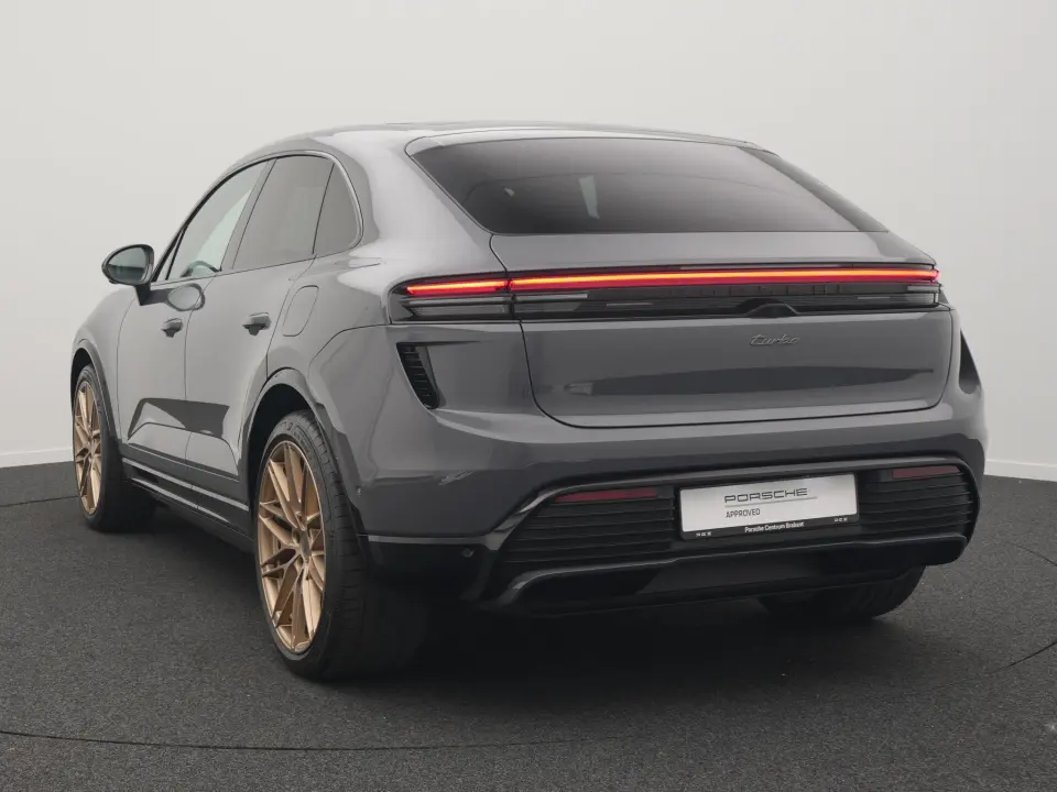 MACAN TURBO 