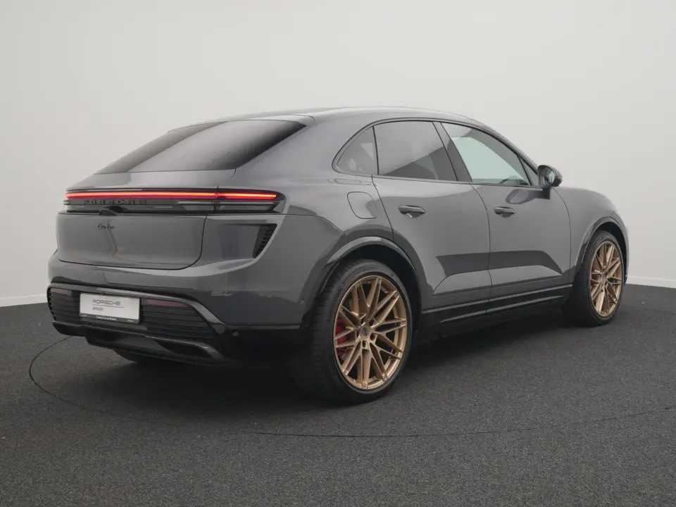 MACAN TURBO 