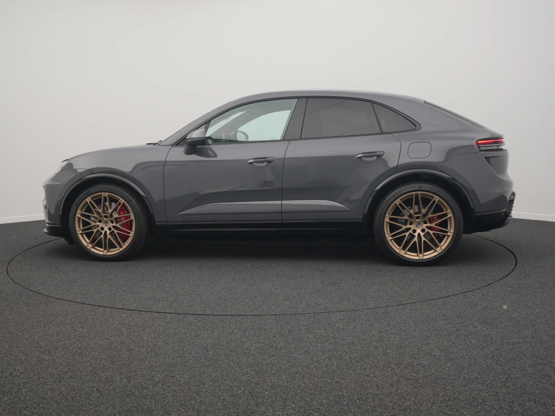 MACAN TURBO 