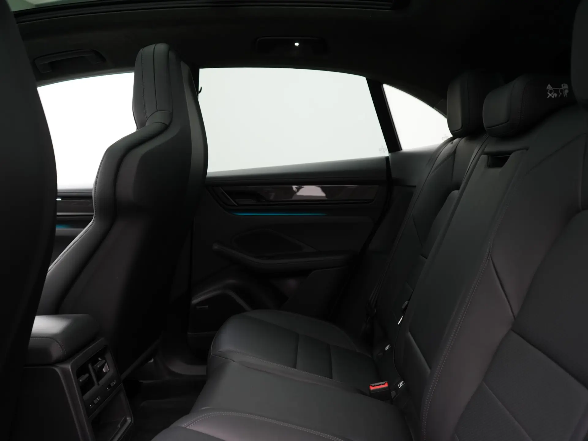 MACAN TURBO 