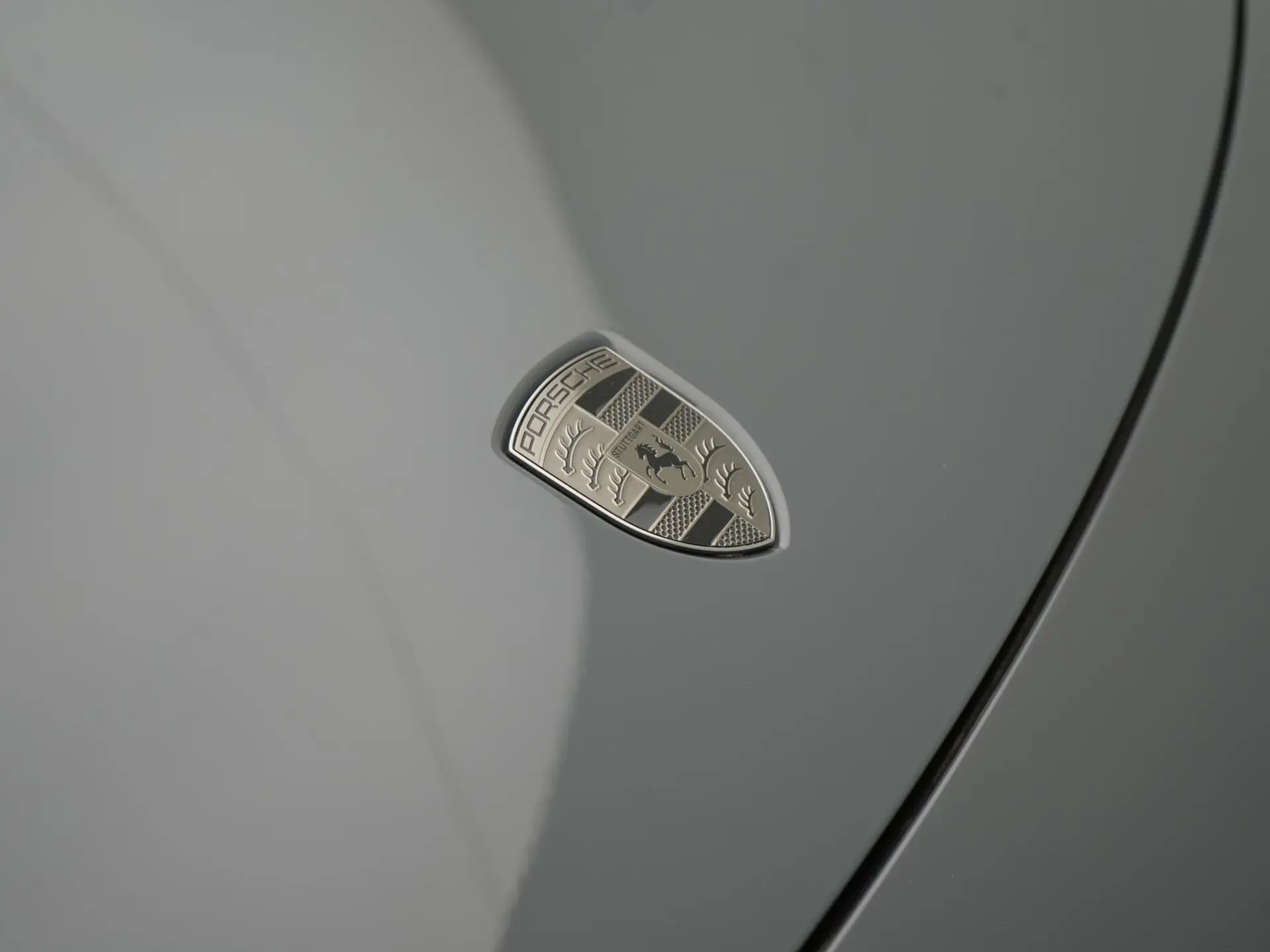 MACAN TURBO 
