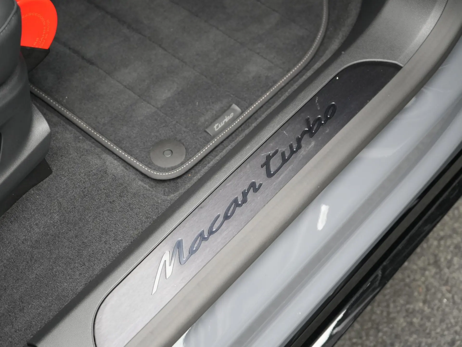 MACAN TURBO 
