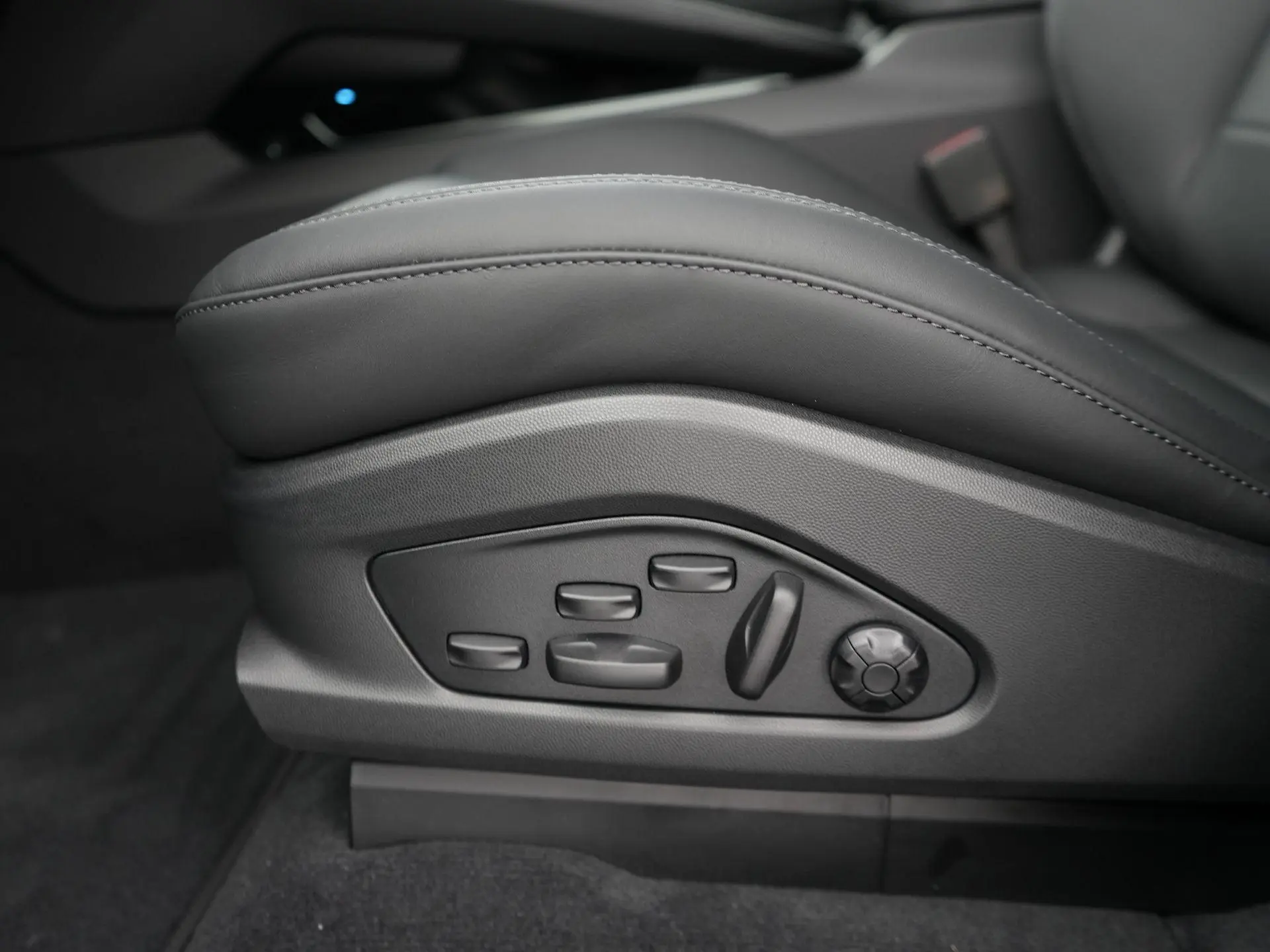 Macan 4 100 kWh