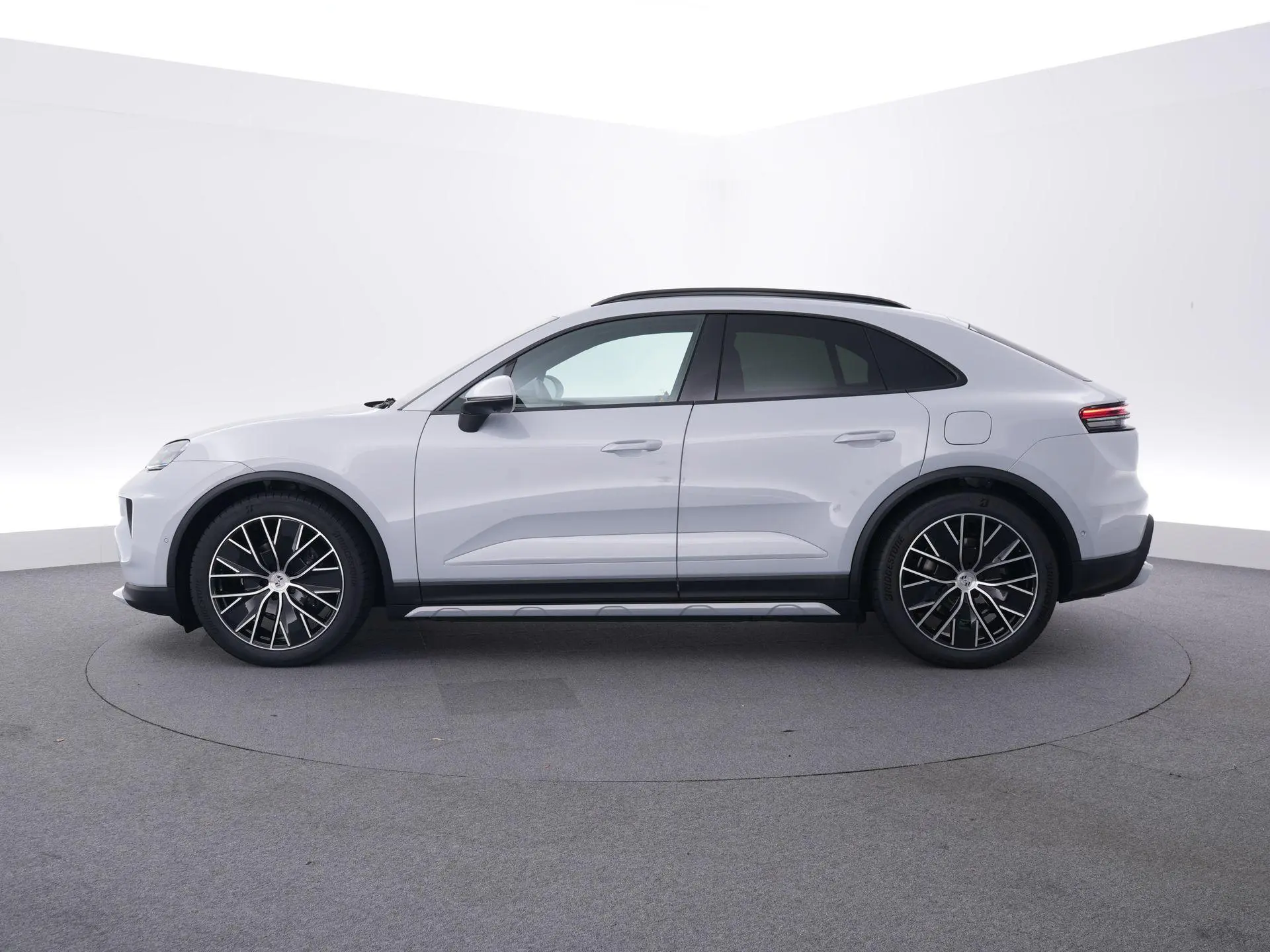 Macan 4 100 kWh