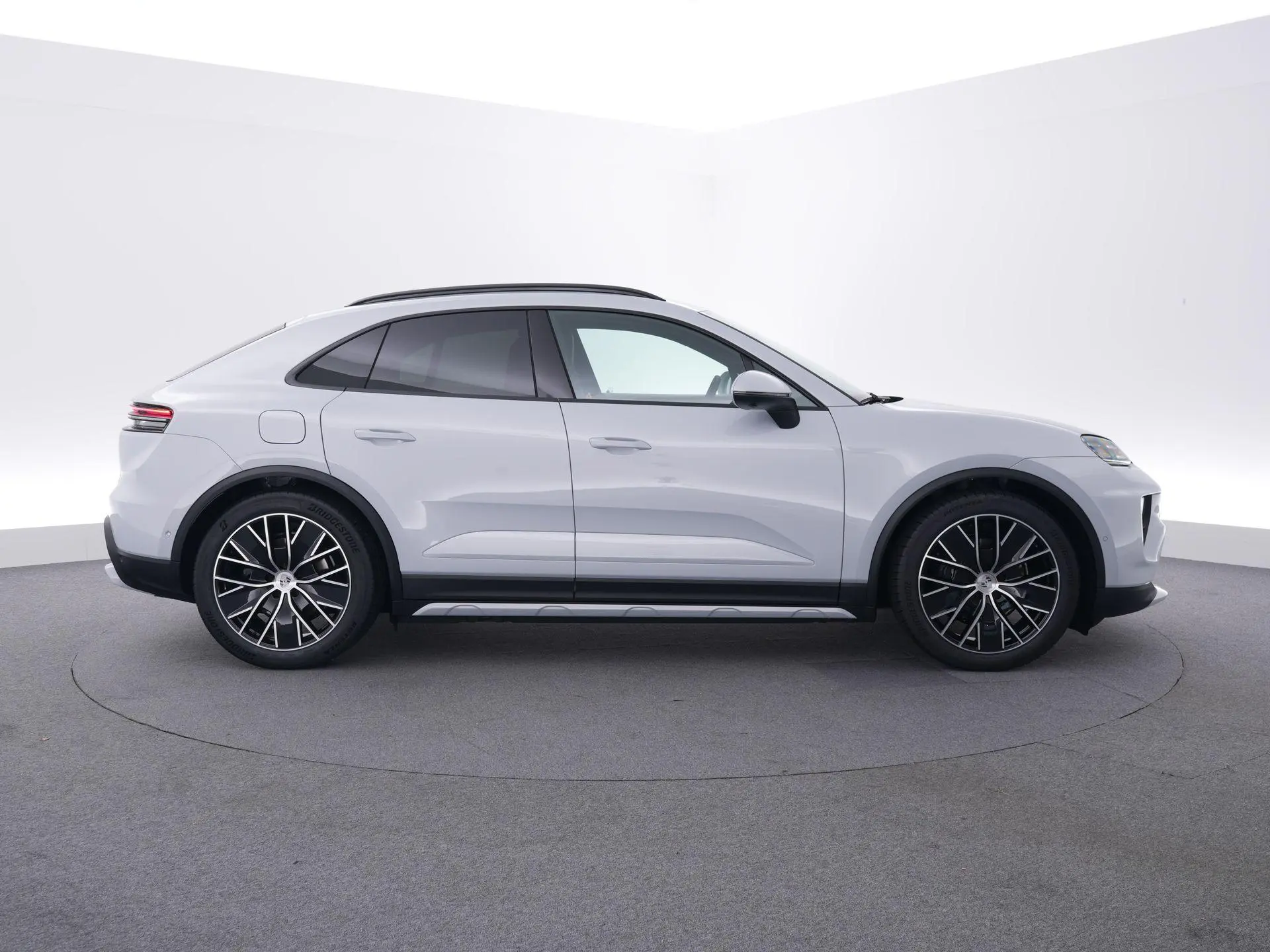 Macan 4 100 kWh