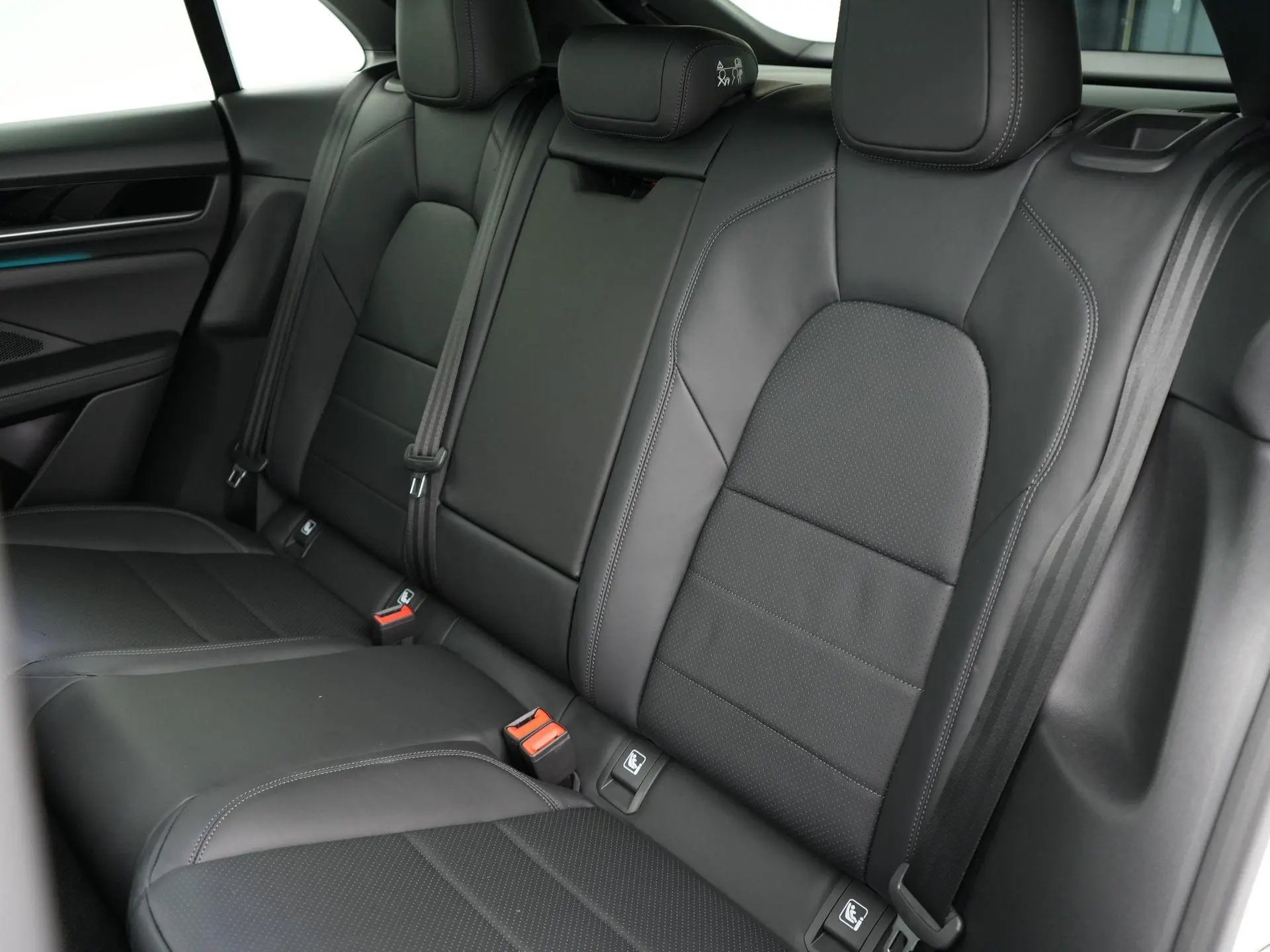 Macan 4 100 kWh