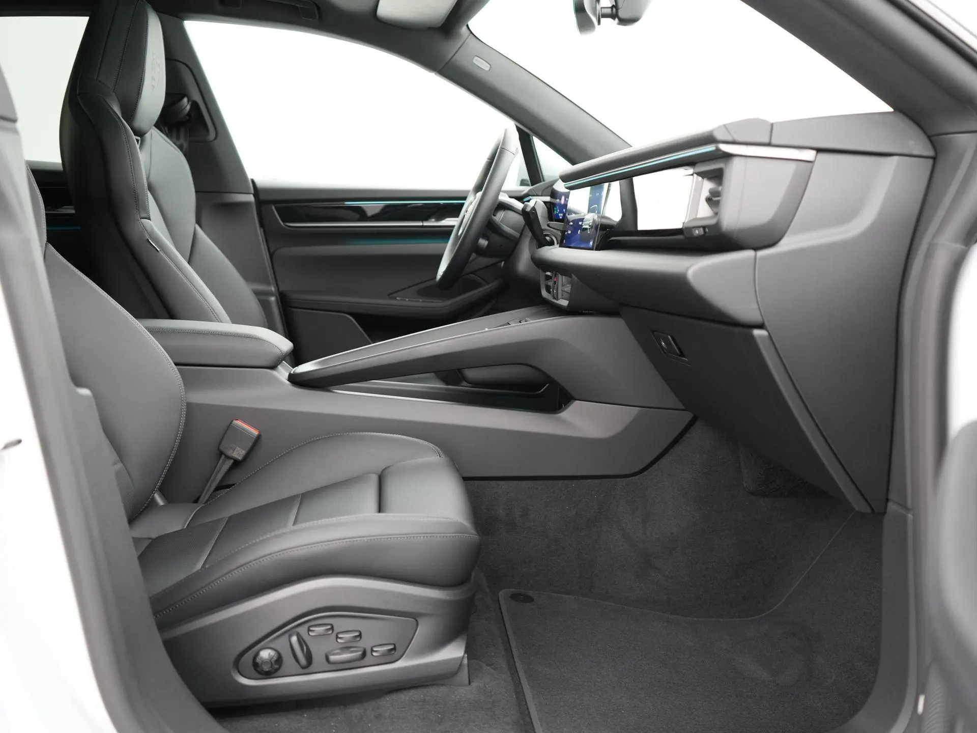 Macan 4 100 kWh