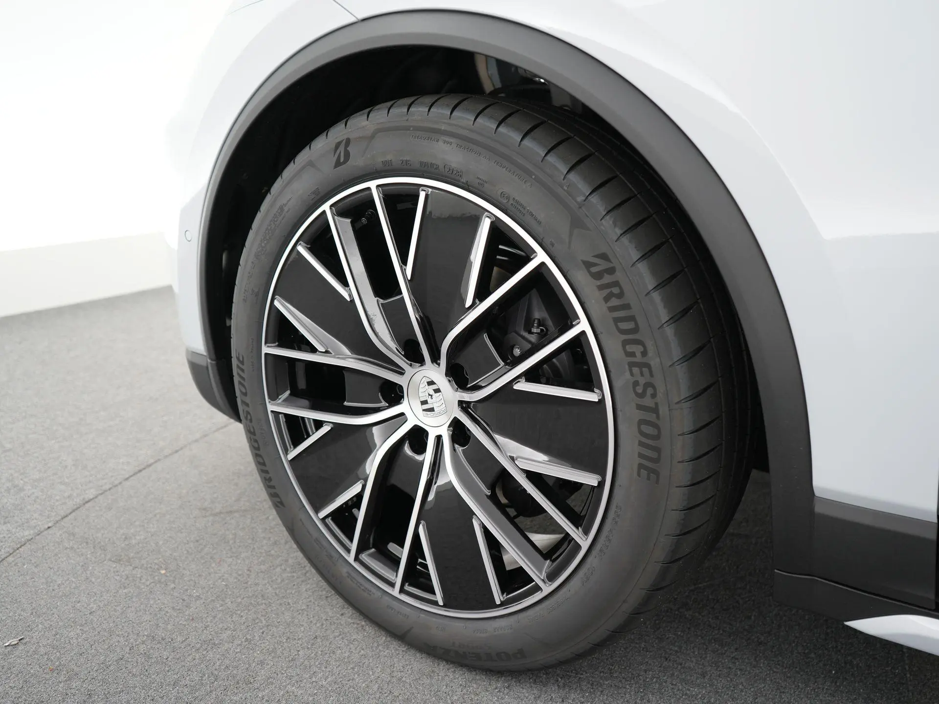 Macan 4 100 kWh