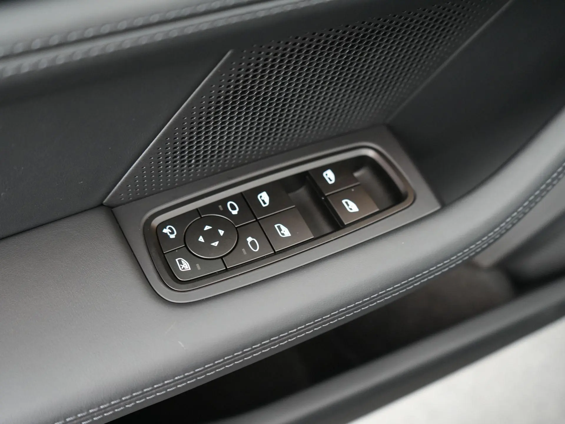 Taycan 4 Black Edition 105 kWh