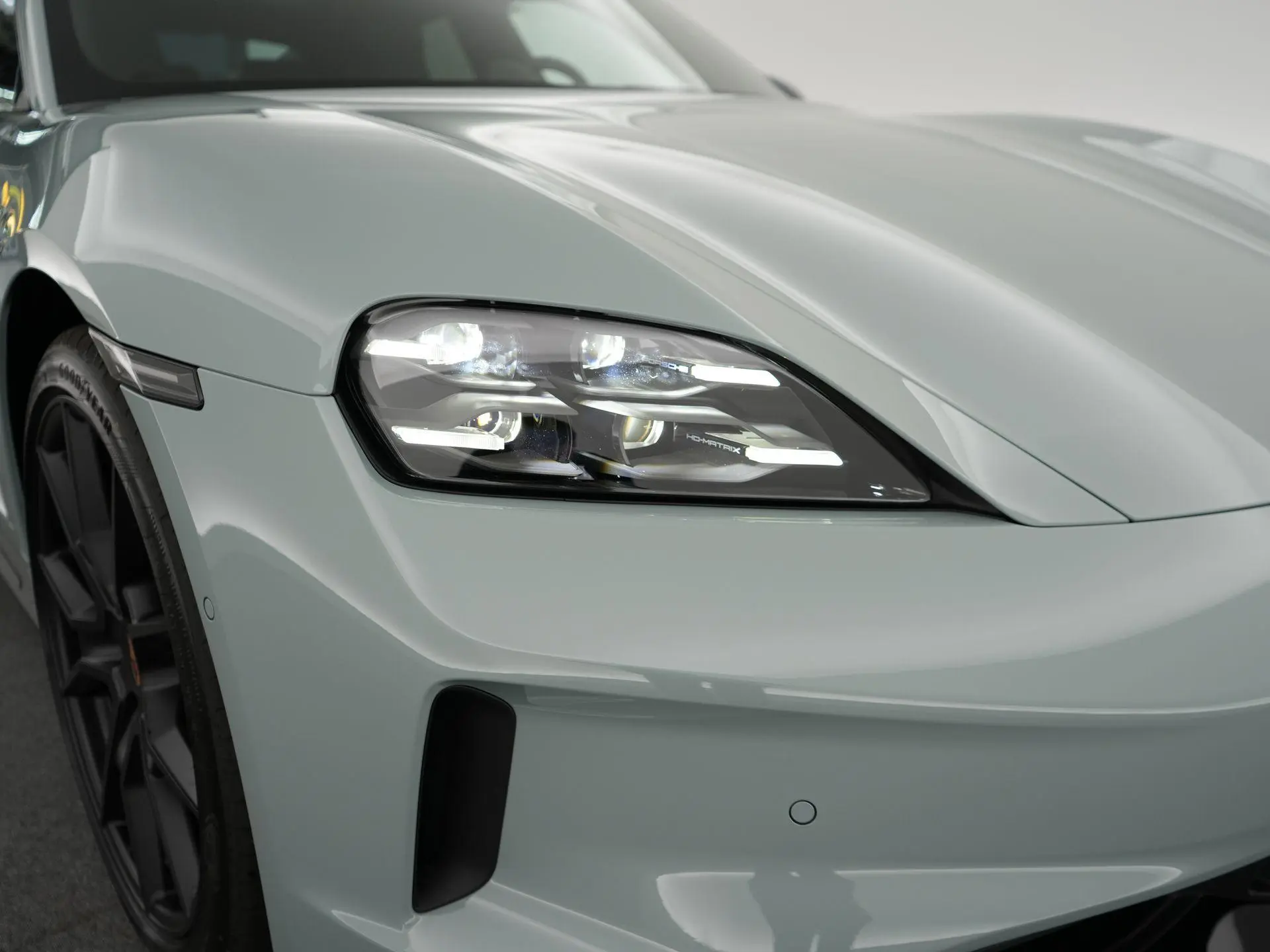Taycan 4 Black Edition 105 kWh