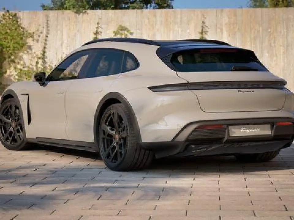 Porsche Taycan Cross Turismo 4